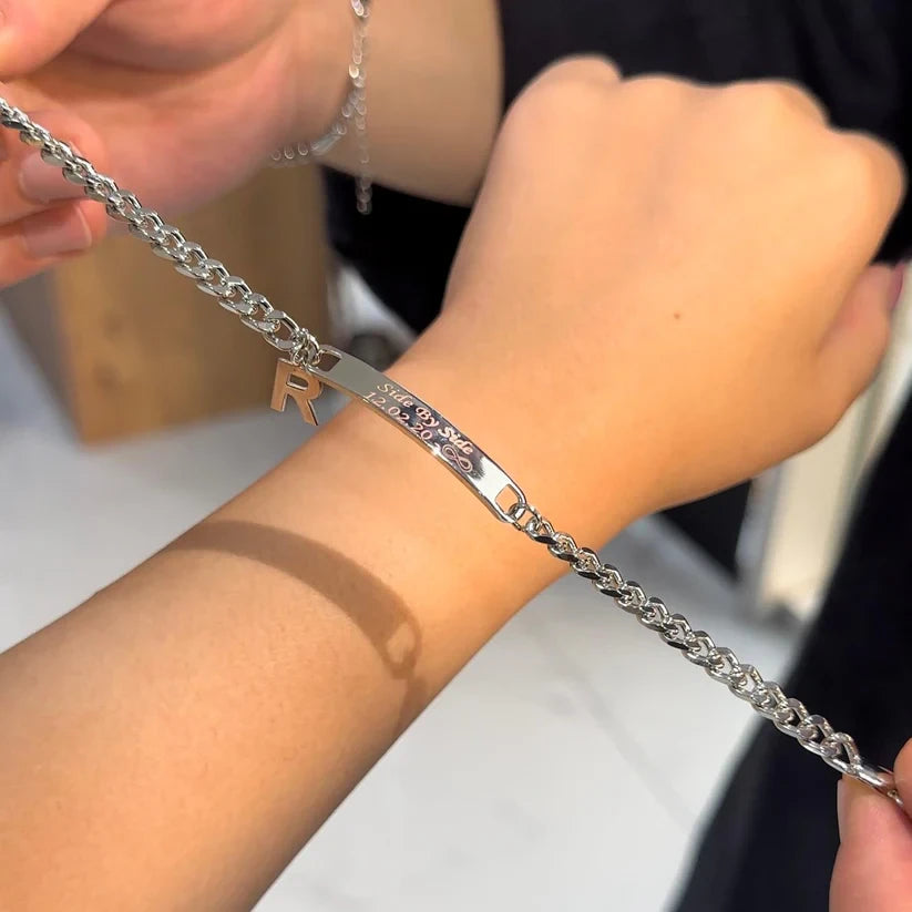 Personalisierte Gravur-Plakettenarmbänder für Paare (2 Stück)