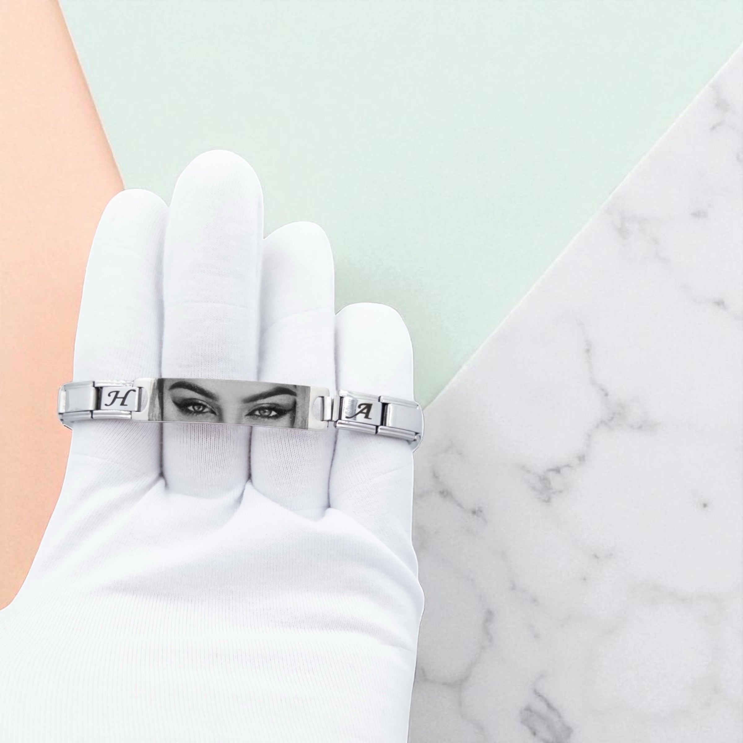 Charm-Armband mit Augenmotiv