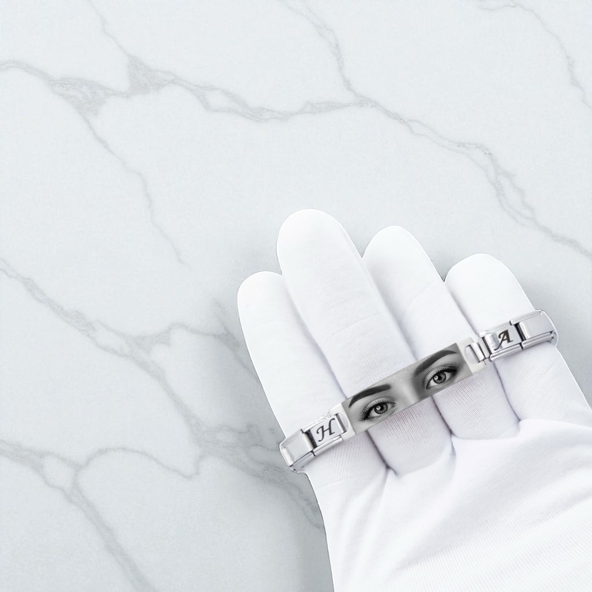 Charm-Armband mit Augenmotiv
