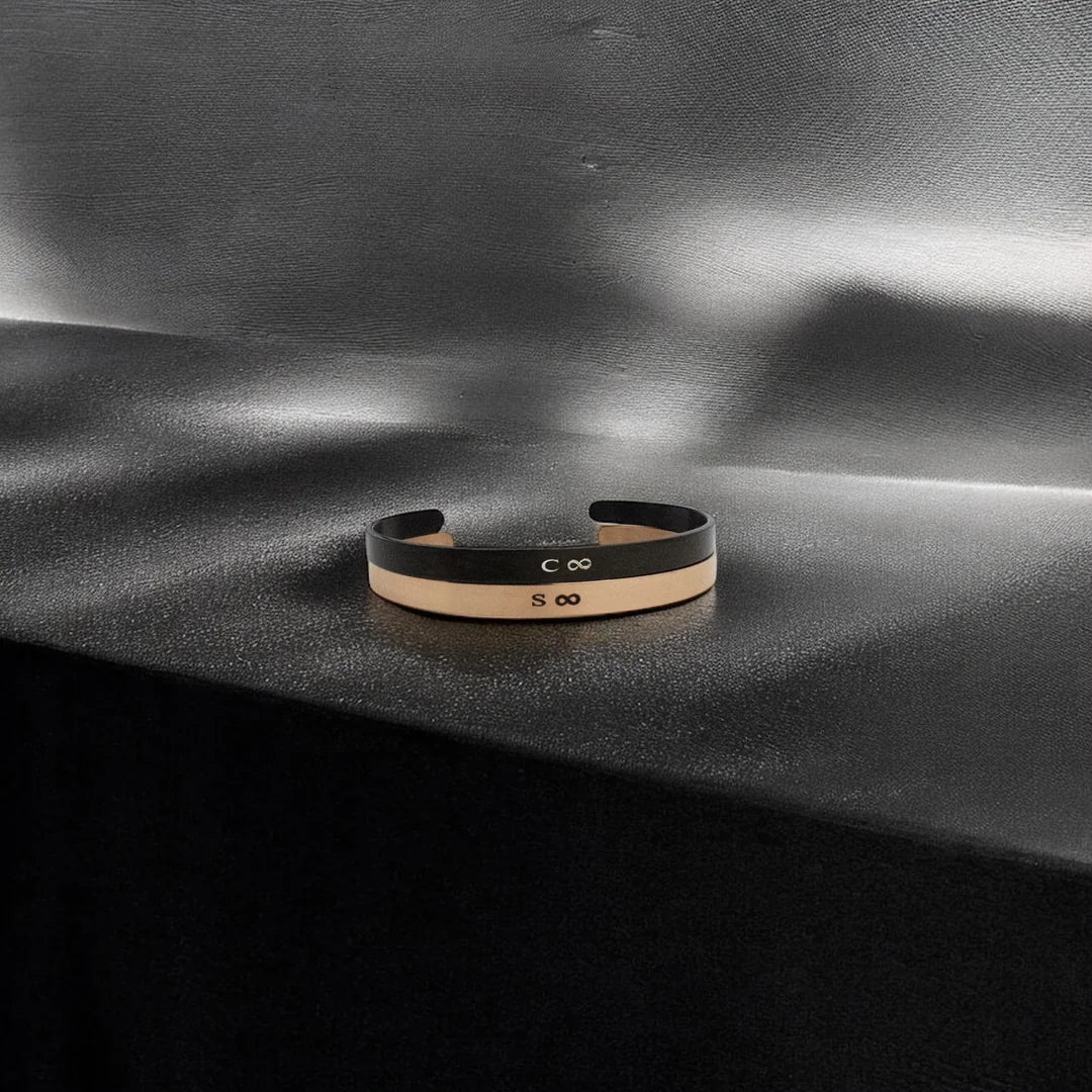 Graviertes Partner-Manschettenarmband