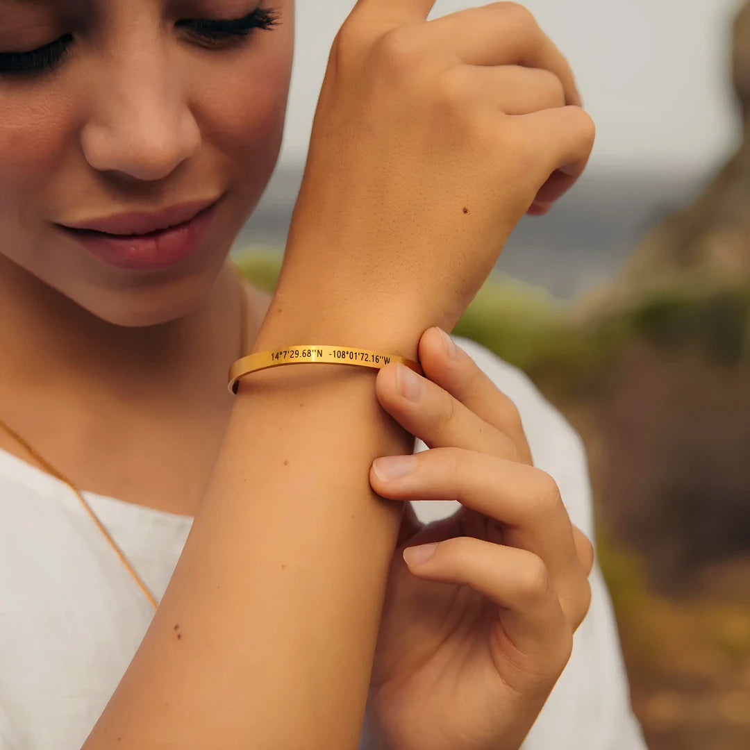 Graviertes Partner-Manschettenarmband