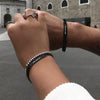 Personalisierte Gravur-Plakettenarmbänder für Paare (2 Stück)
